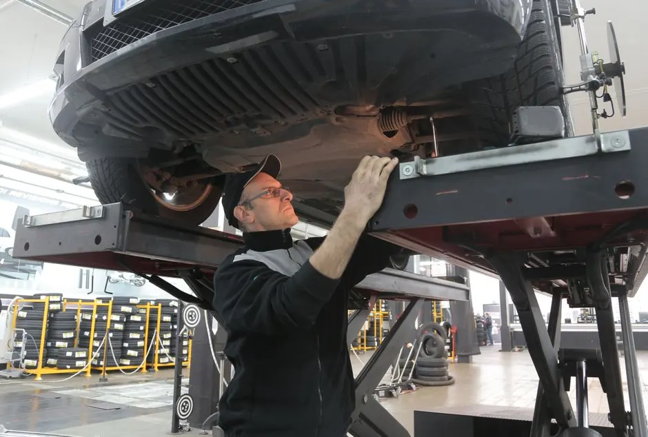 Our Expertise in Emergency Commercial Garage Door Repair